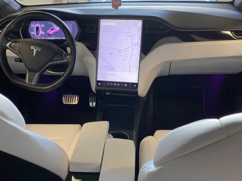 More photos of 2018 Tesla Model X 75D at Premium Autos - Norco, CA