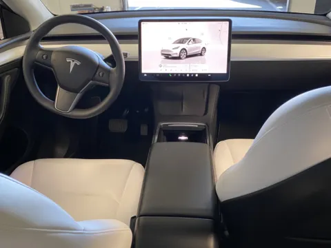 More photos of 2022 Tesla Model Y Long Range at Premium Autos - Norco, CA