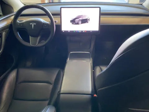 More photos of 2022 Tesla Model Y Long Range - 7 SEATER at Premium Autos - Norco, CA