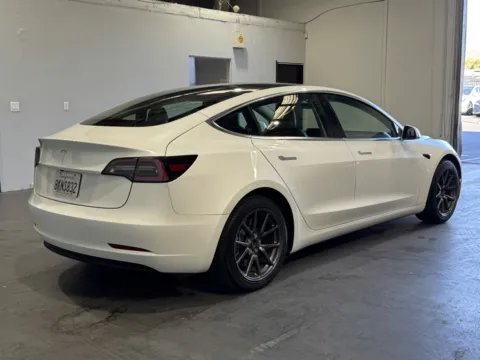 More photos of 2019 Tesla Model 3 Standard Range Plus at Premium Autos - Norco, CA