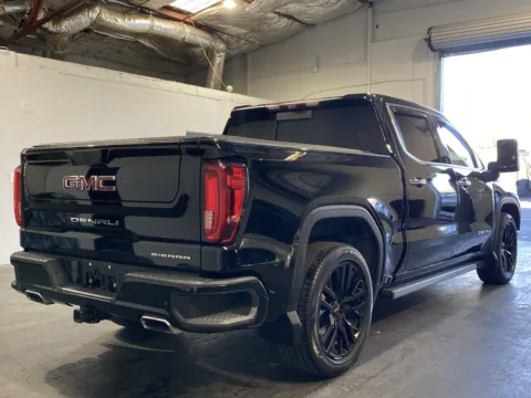 More photos of 2020 GMC Sierra 1500 Denali 6.2L 4x4 at Premium Autos - Norco, CA