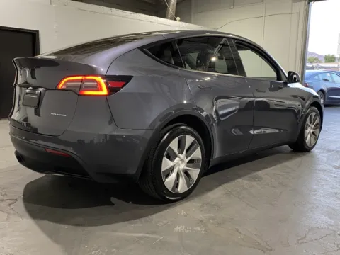 More photos of 2022 Tesla Model Y Long Range at Premium Autos - Norco, CA