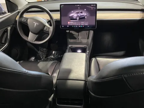More photos of 2022 Tesla Model Y Long Range at Premium Autos - Norco, CA