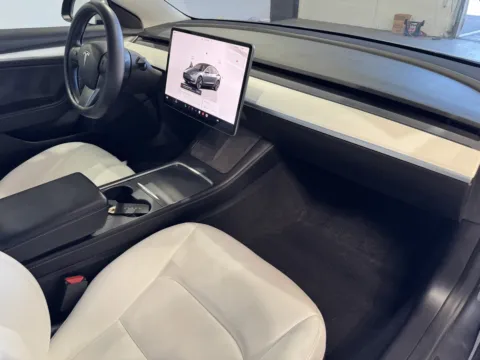 More photos of 2022 Tesla Model 3 at Premium Autos - Norco, CA