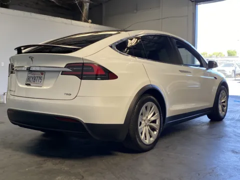 More photos of 2018 Tesla Model X 75D at Premium Autos - Norco, CA