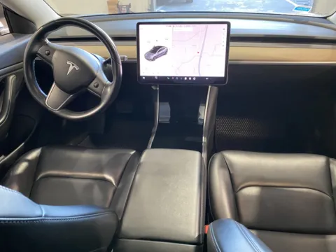 More photos of 2019 Tesla Model 3 Standard Range Plus at Premium Autos - Norco, CA