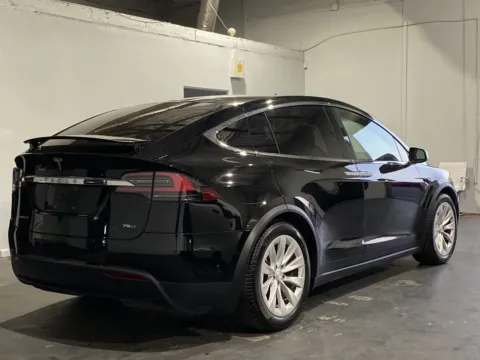 More photos of 2018 Tesla Model X 75D at Premium Autos - Norco, CA