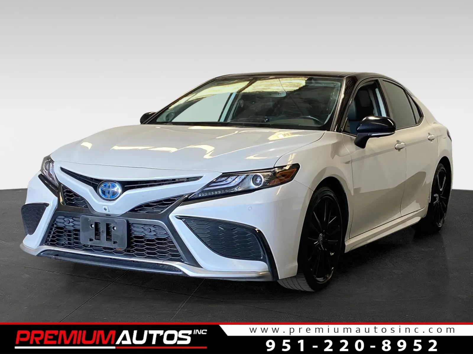 White 2023 Toyota Camry Hybrid XSE for sale in Norco, CA