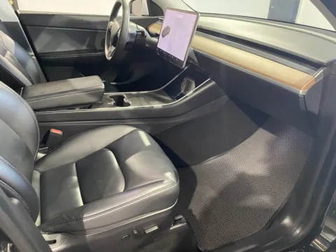 More photos of 2020 Tesla Model Y Long Range at Premium Autos - Norco, CA