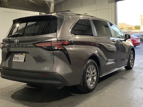More photos of 2021 Toyota Sienna XLE at Premium Autos - Norco, CA