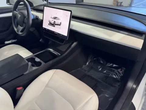 More photos of 2022 Tesla Model 3 at Premium Autos - Norco, CA