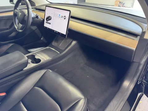 More photos of 2021 Tesla Model 3 Standard Range Plus at Premium Autos - Norco, CA