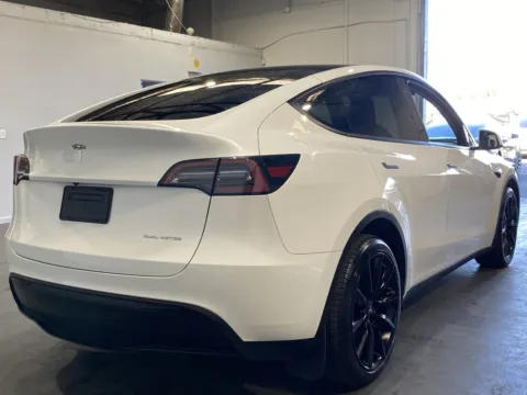 More photos of 2023 Tesla Model Y at Premium Autos - Norco, CA