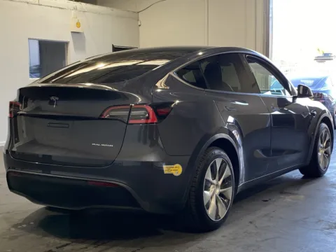 More photos of 2021 Tesla Model Y Long Range at Premium Autos - Norco, CA