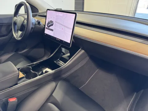 More photos of 2020 Tesla Model Y Long Range at Premium Autos - Norco, CA