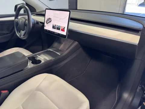 More photos of 2023 Tesla Model Y Long Range at Premium Autos - Norco, CA
