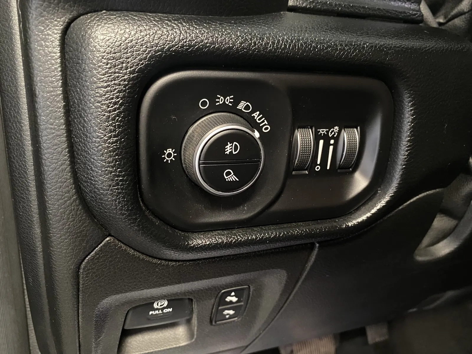 2020 RAM Ram 1500 Pickup Laramie - Photo 13