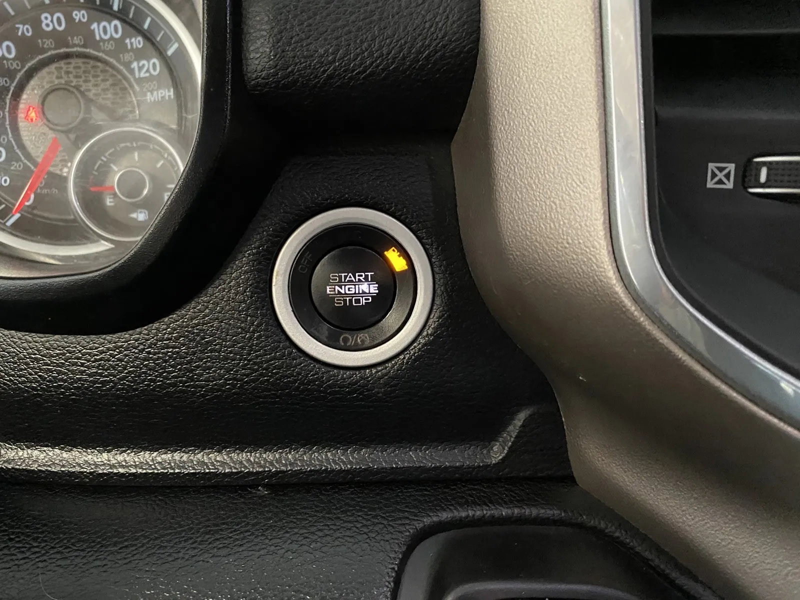 2020 RAM Ram 1500 Pickup Laramie - Photo 17