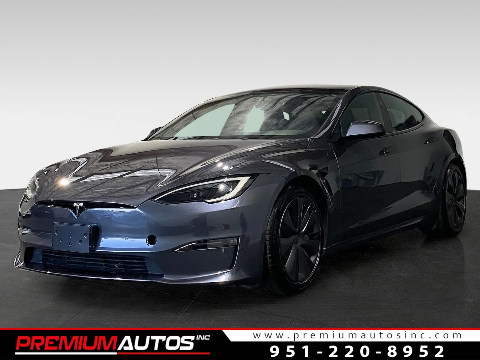 2022 Tesla Model S Standard's photo