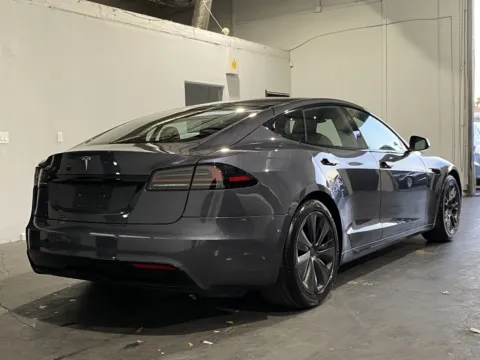 More photos of 2022 Tesla Model S at Premium Autos - Norco, CA