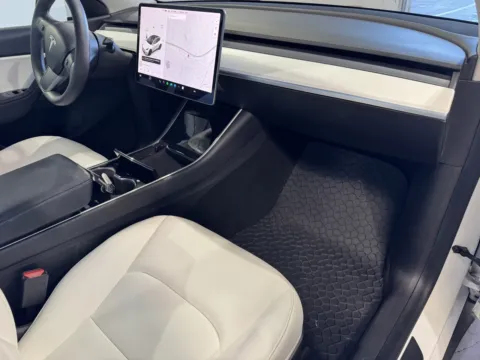 More photos of 2020 Tesla Model Y Long Range at Premium Autos - Norco, CA