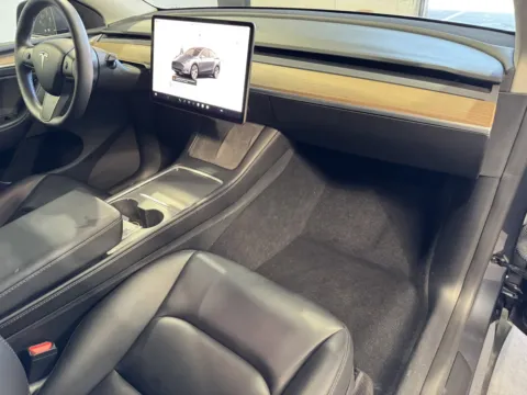 More photos of 2023 Tesla Model Y at Premium Autos - Norco, CA