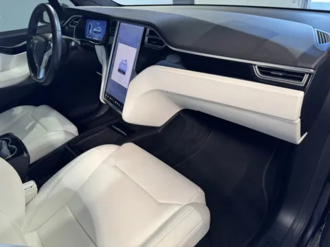 More photos of 2017 Tesla Model X 90D at Premium Autos - Norco, CA