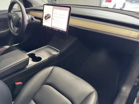 More photos of 2022 Tesla Model Y Performance at Premium Autos - Norco, CA