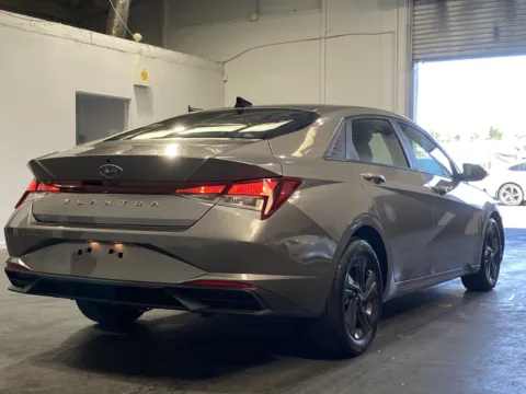 More photos of 2022 Hyundai ELANTRA SEL at Premium Autos - Norco, CA