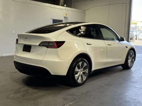 More photos of 2021 Tesla Model Y Long Range at Premium Autos - Norco, CA