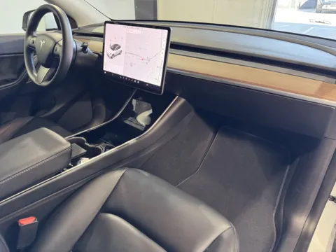 More photos of 2021 Tesla Model Y Long Range at Premium Autos - Norco, CA