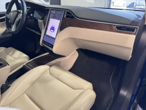 More photos of 2018 Tesla Model X 75D at Premium Autos - Norco, CA