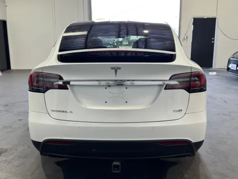 More photos of 2018 Tesla Model X 75D at Premium Autos - Norco, CA