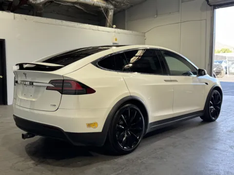 More photos of 2018 Tesla Model X 75D at Premium Autos - Norco, CA