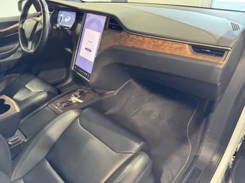 More photos of 2018 Tesla Model X 75D at Premium Autos - Norco, CA