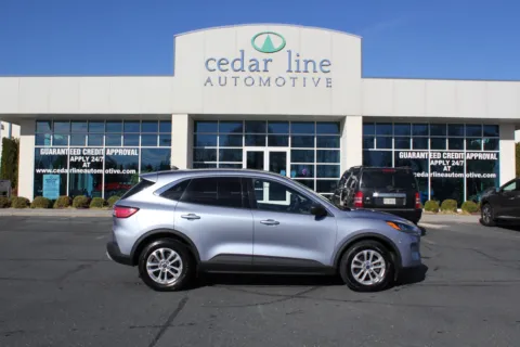 Blue 2022 Ford Escape SE for sale in Spout Spring, VA