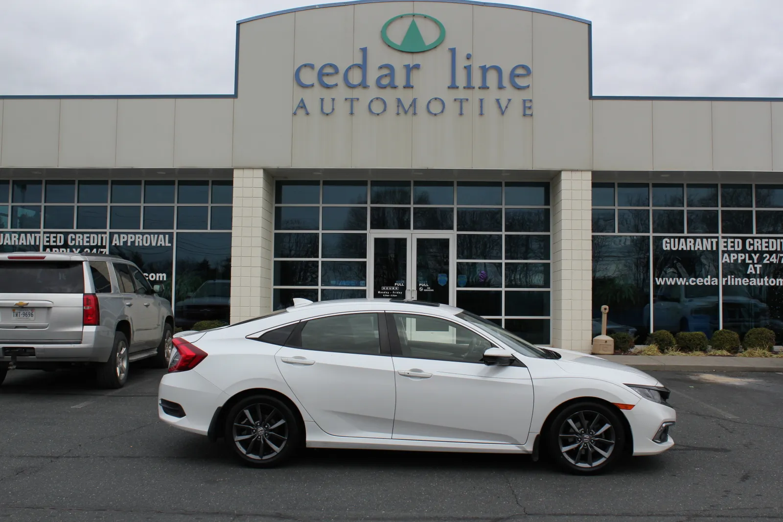 White 2019 Honda Civic EX for sale in Spout Spring, VA