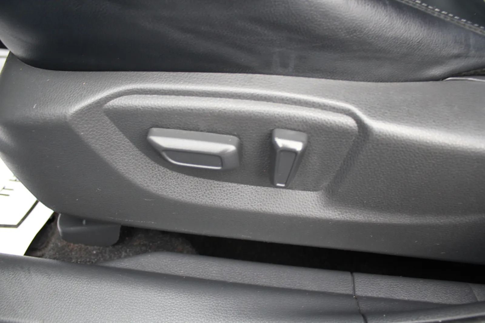 2024 Mitsubishi Eclipse Cross SEL - Photo 11