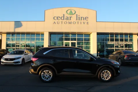 Black 2021 Ford Escape Hybrid SE for sale in Spout Spring, VA