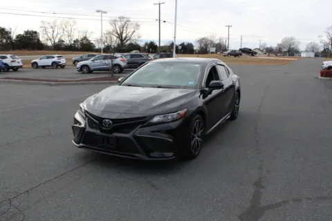 More photos of 2021 Toyota Camry SE at Cedar Line Automotive, VA