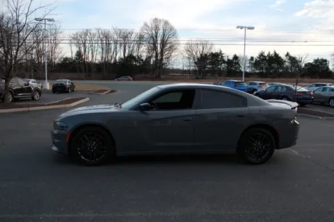 More photos of 2019 Dodge Charger SXT at Cedar Line Automotive, VA