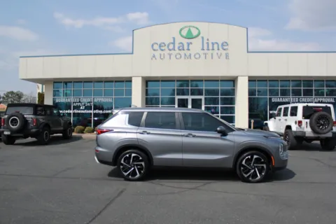 Gray 2022 Mitsubishi Outlander SE for sale in Spout Spring, VA