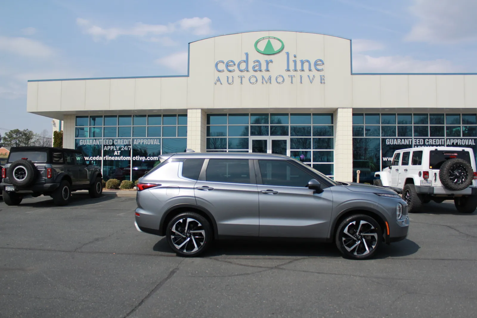 Gray 2022 Mitsubishi Outlander SE for sale in Spout Spring, VA