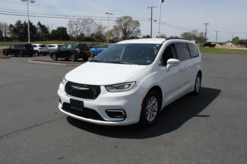 More photos of 2022 Chrysler Pacifica Touring L at Cedar Line Automotive, VA