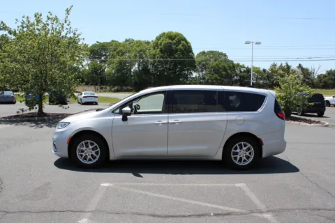 More photos of 2023 Chrysler Pacifica Touring L at Cedar Line Automotive, VA