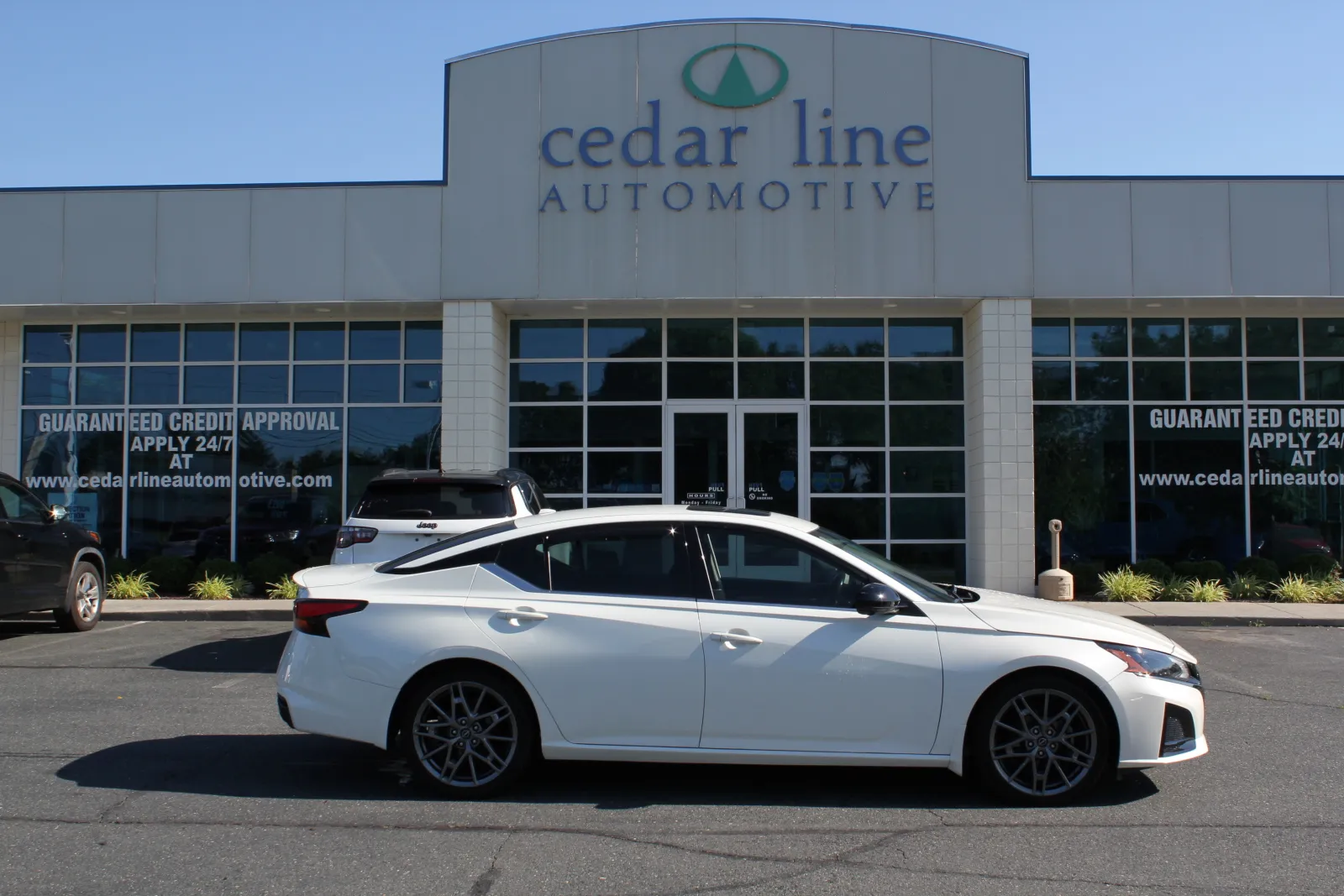 2023 Nissan Altima 2.0 VC-T SR's photo