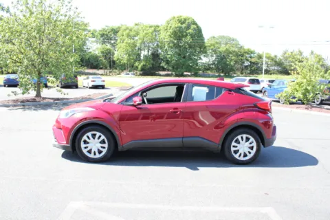 More photos of 2019 Toyota C-HR LE at Cedar Line Automotive, VA