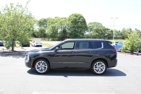 More photos of 2022 Mitsubishi Outlander SEL Special Edition at Cedar Line Automotive, VA
