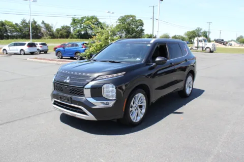 More photos of 2022 Mitsubishi Outlander SEL Special Edition at Cedar Line Automotive, VA