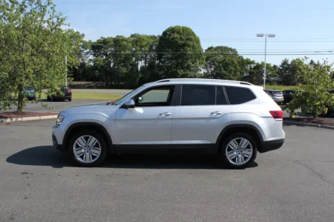 More photos of 2019 Volkswagen Atlas V6 SE 4Motion at Cedar Line Automotive, VA
